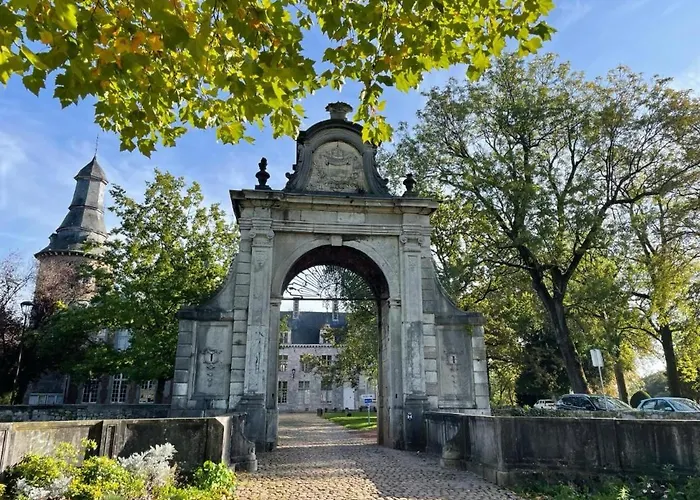 לינה וארוחת בוקר La Ferme Du Chateau - 2